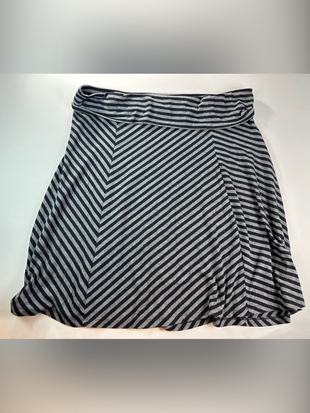 Old Navy Skirt XL Black Gray Striped Skater Y2K A-line